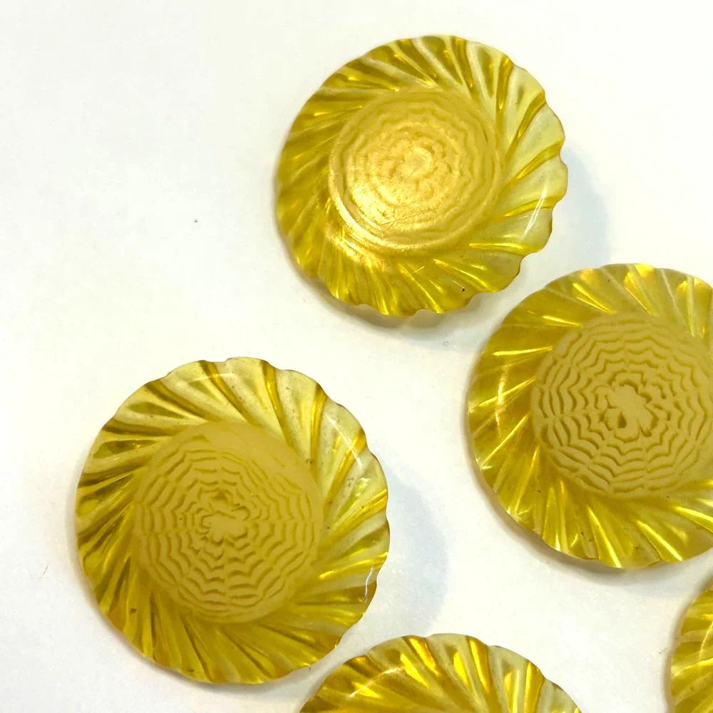Vintage Lucite Yellow Swirl Design‎ Shank Buttons Set of 5 HTF RARE